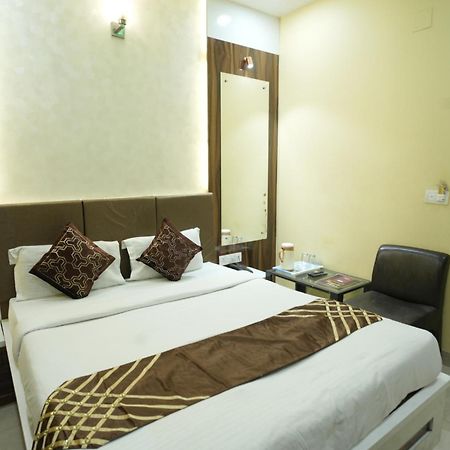Hotel Rajkamal Near Varanasi Railway Station Экстерьер фото