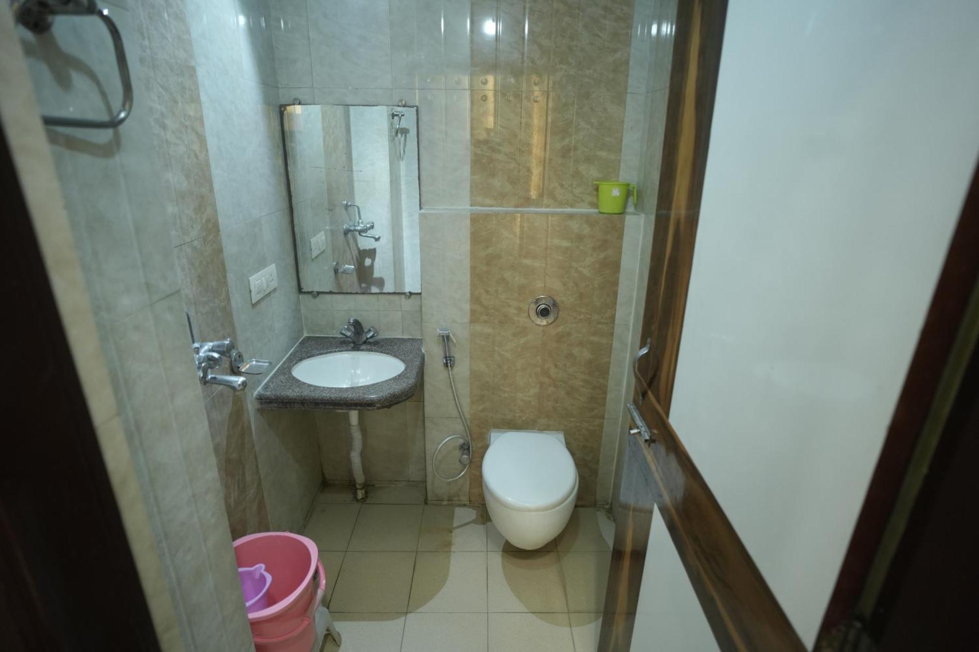 Hotel Rajkamal Near Varanasi Railway Station Экстерьер фото