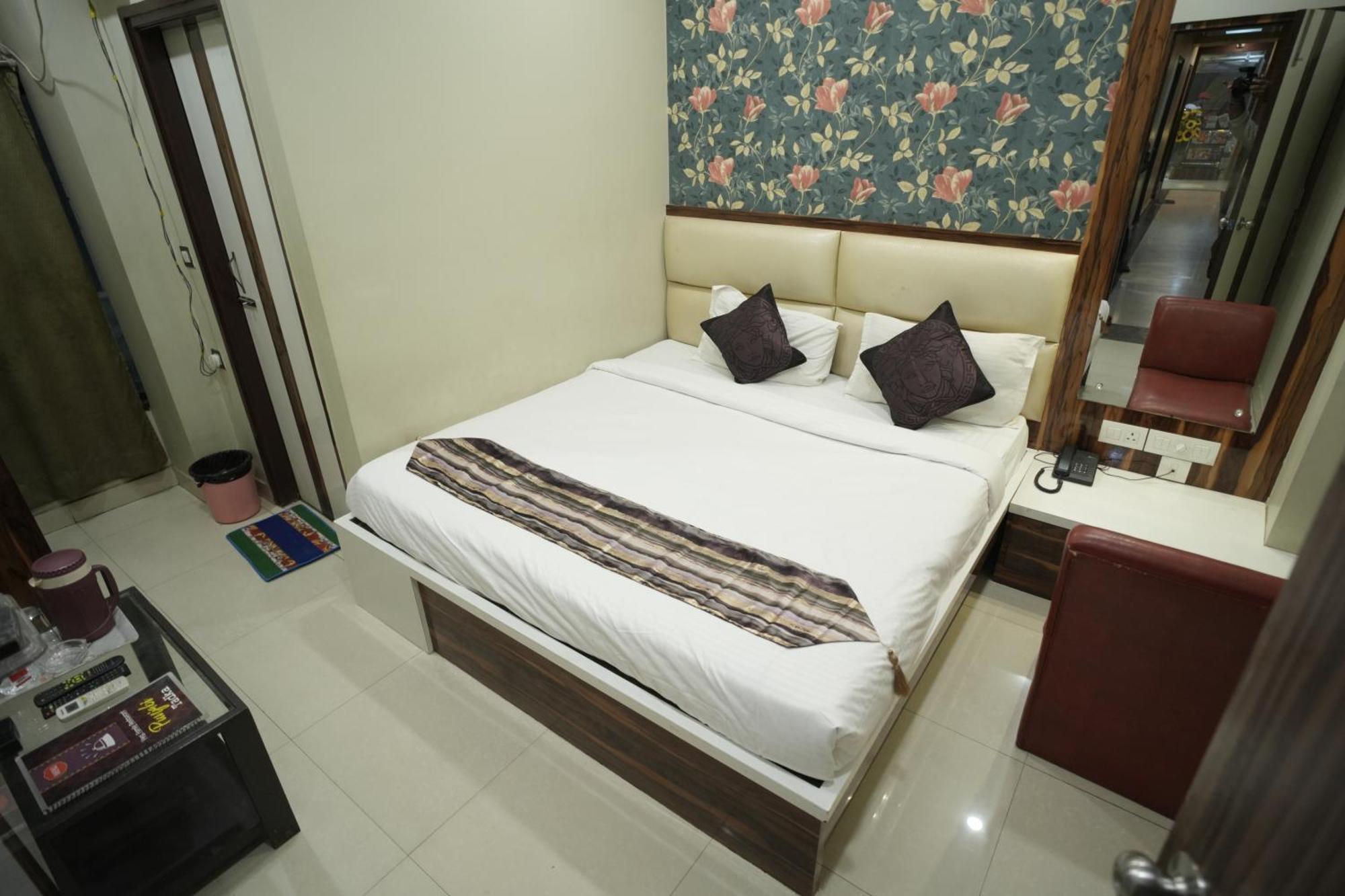 Hotel Rajkamal Near Varanasi Railway Station Экстерьер фото