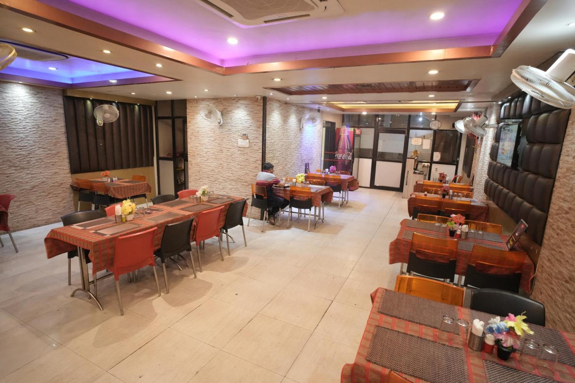 Hotel Rajkamal Near Varanasi Railway Station Экстерьер фото