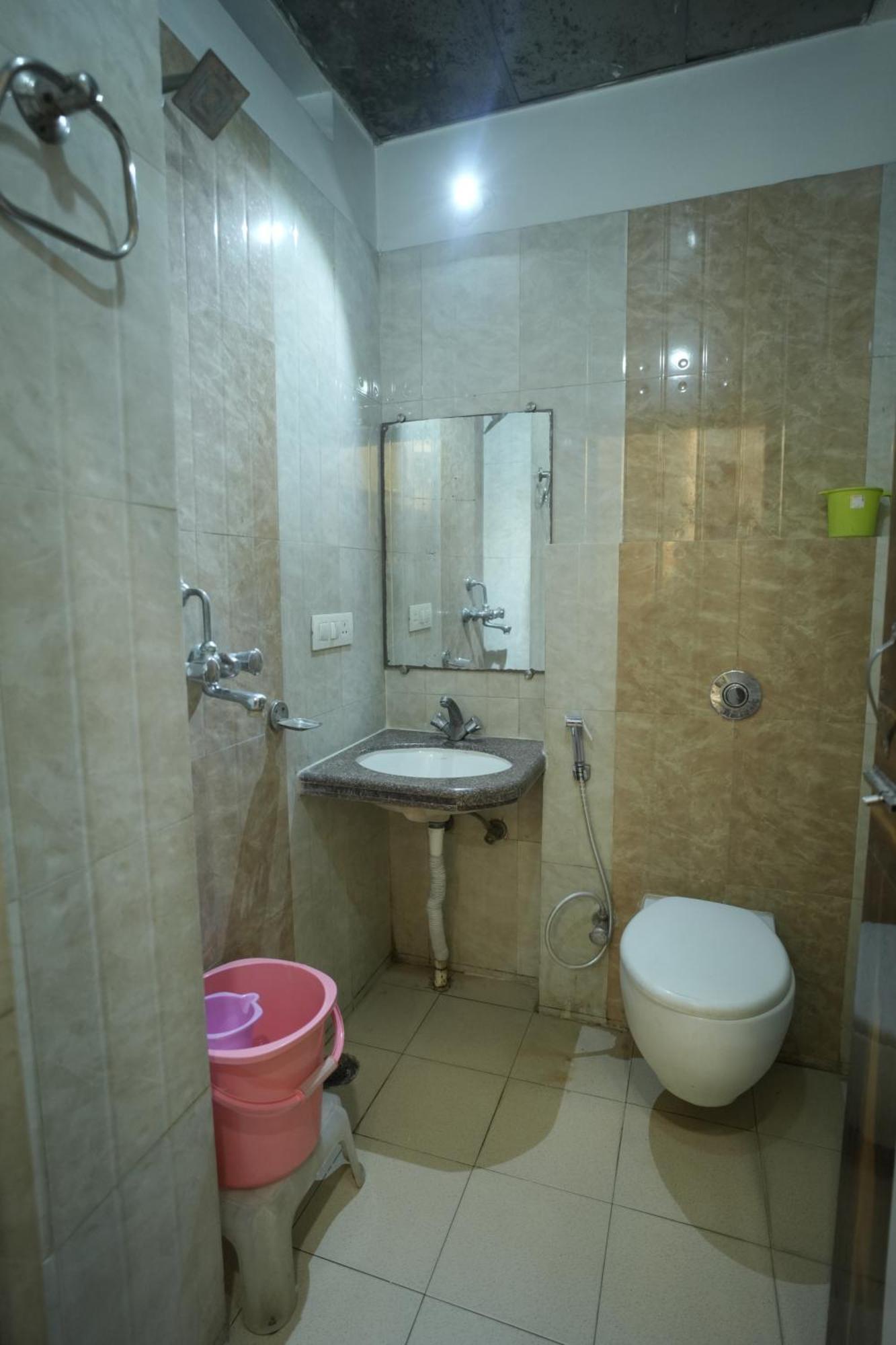 Hotel Rajkamal Near Varanasi Railway Station Экстерьер фото
