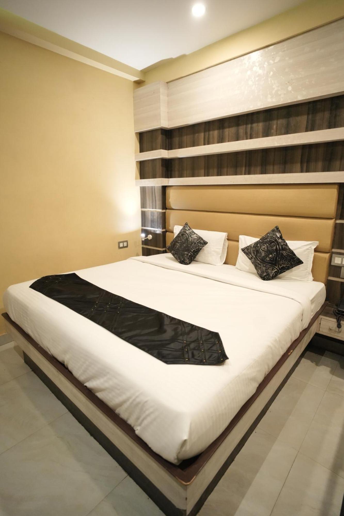 Hotel Rajkamal Near Varanasi Railway Station Экстерьер фото